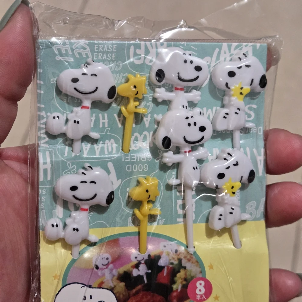 Peanuts: Snoopy and Woodstock Cupcake Toppers - White and Yellow
